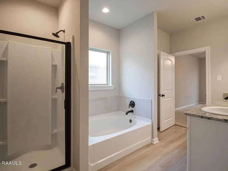 304 Tall Meadows Ln — Photo 10