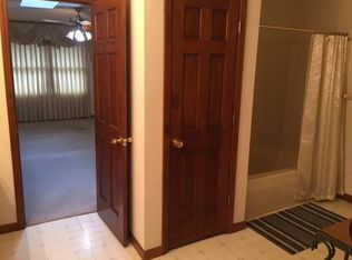 4106 McGregor Ln, Springfield, IL 62711