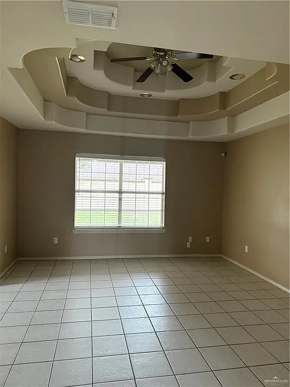 3 bed, 2.0 bath, 1197 sqft, $1,800 — Photo 3