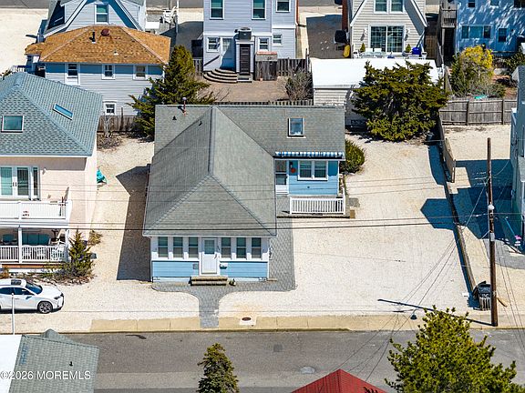 5th image of 111 E 22nd Street