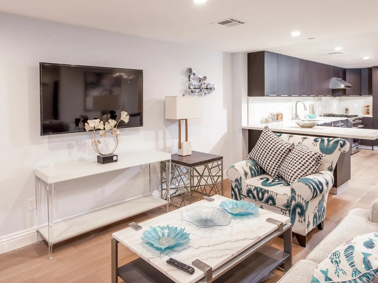 2 bed, 1436 sqft, $3,600 — Photo 3