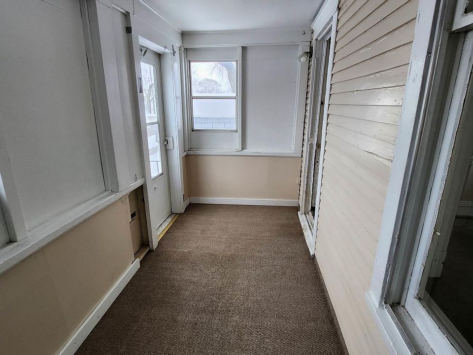 2107 Lafayette St, Waterloo, IA 50703 MLS 20230524 Zillow