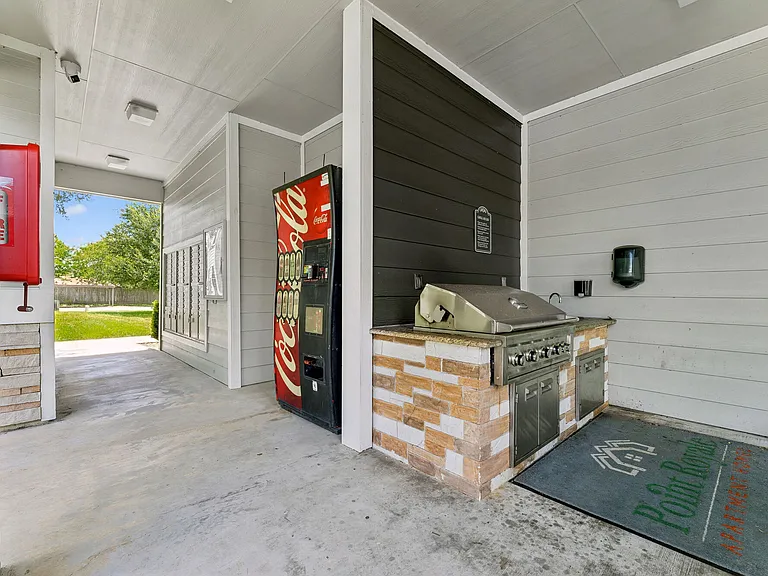 Point Royale Apartments — Photo 28