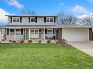 1307 Wasdale Ave, Elk Grove Village, IL 60007