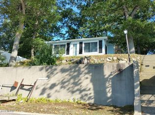 5135 N Shore Dr, Delton, MI 49046