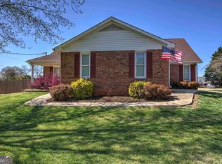 26 Sunrise Dr, Cartersville, GA 30121