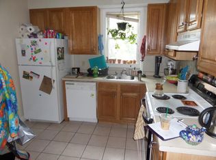 466 Green St #7, Cambridge, MA 02139