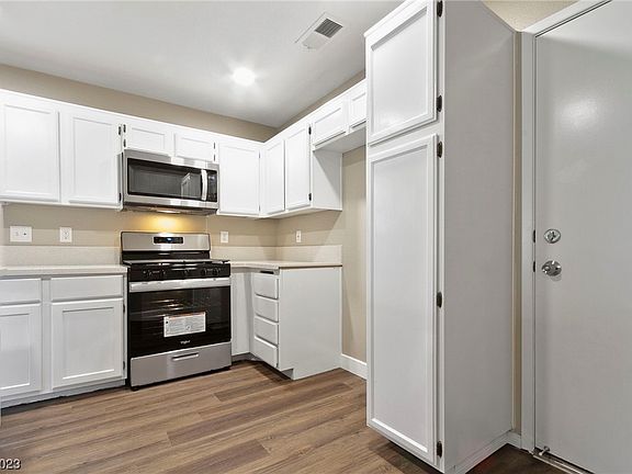 5th image of 5629 Fairlight Dr