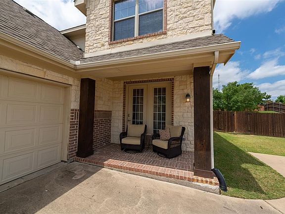 2nd image of 516 Unbridled Ln