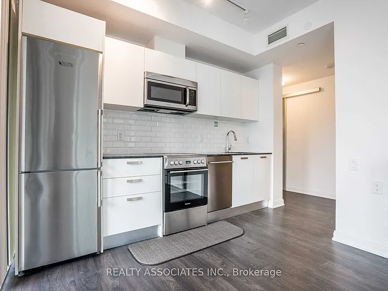42 Charles St E #1304 — Photo 2