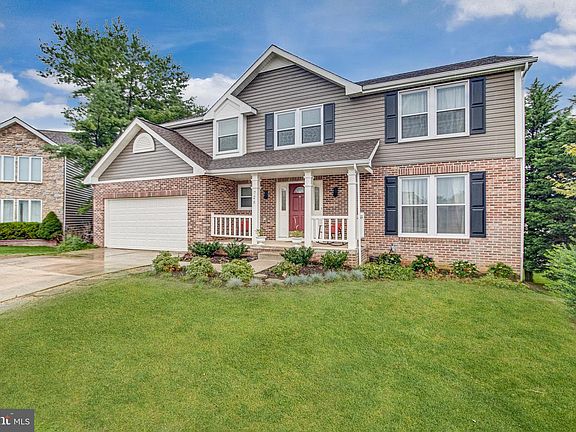 2nd image of 726 Heston Ln