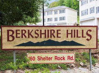 160 Shelter Rock Rd APT 10, Danbury, CT 06810