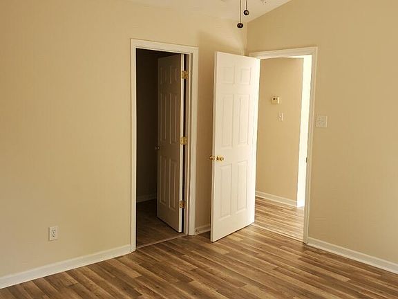 5th image of 1052 Brittany Deanne Ln