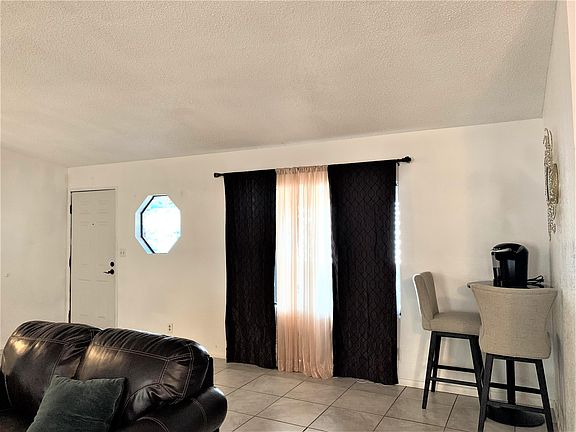 4th image of 21811 Wisteria St