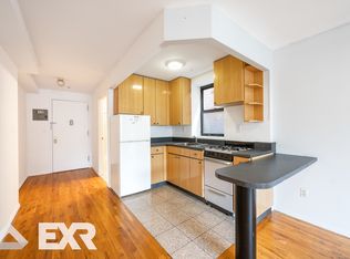 538 W 50th St APT 5B, New York, NY 10019