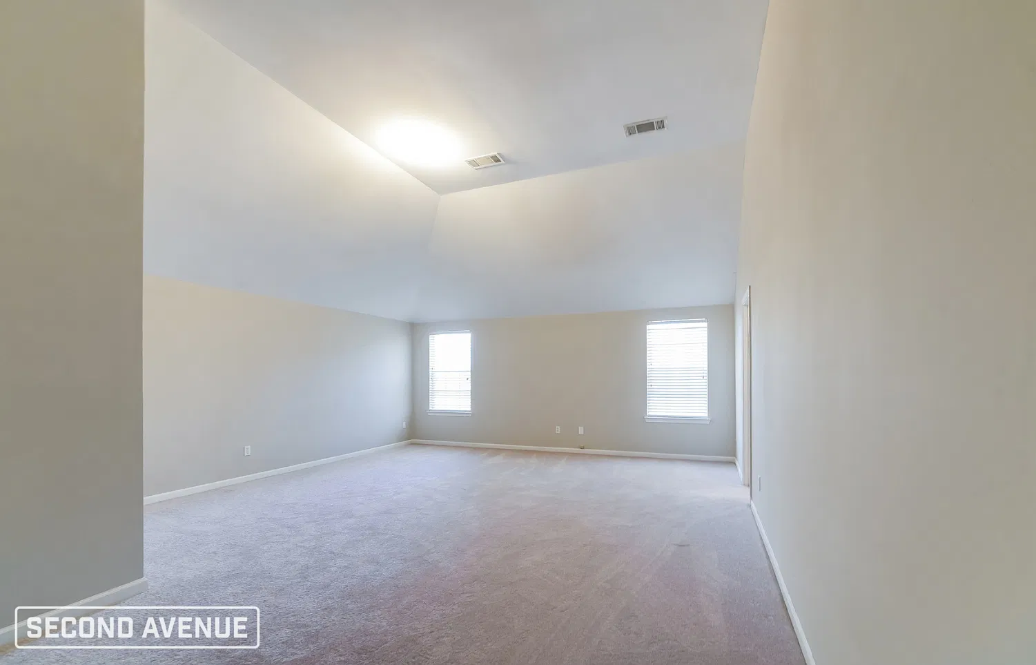 5 bed, 3.0 bath, 2662 sqft, $2,679 — Photo 4