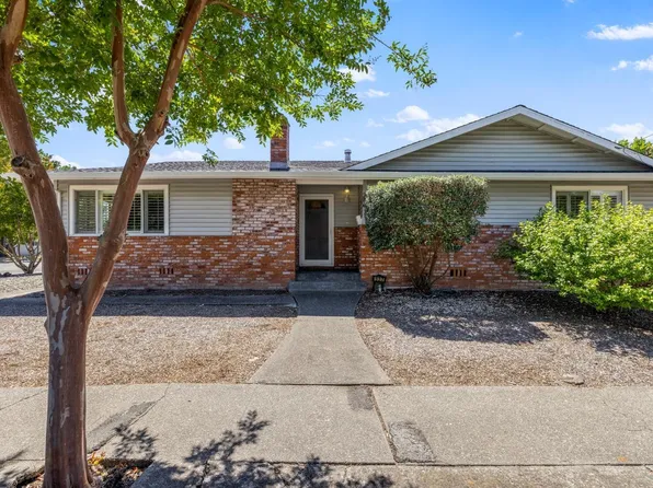 927 Jack London Drive, Santa Rosa, CA 95409