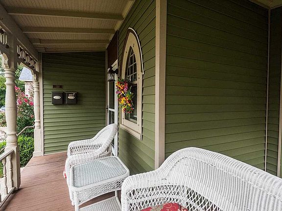 2nd image of 722 Buntin St