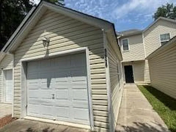 8666 Roanoke Dr, Charleston, SC 29406