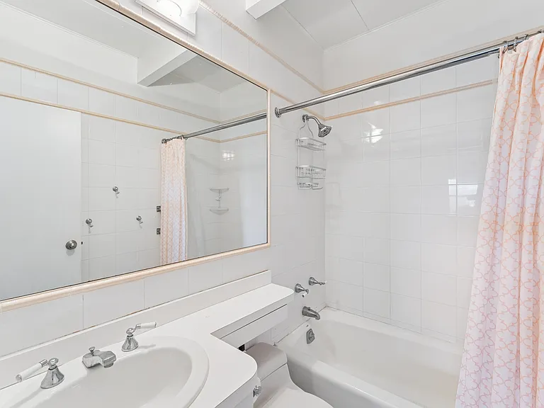35 Library Ave #3L — Photo 8