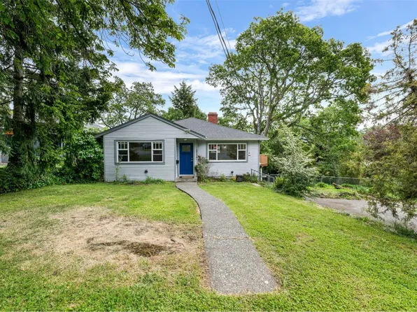 3517 Doncaster Dr, Saanich, BC V8P 3W2