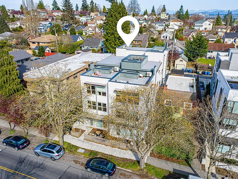 4038 California Ave SW — Photo 4