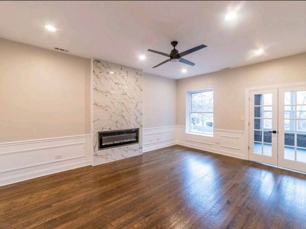 5826 S Michigan Ave #1