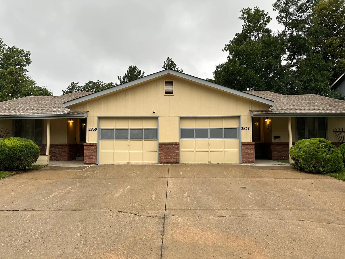 Building Photo - 2837 Stover St