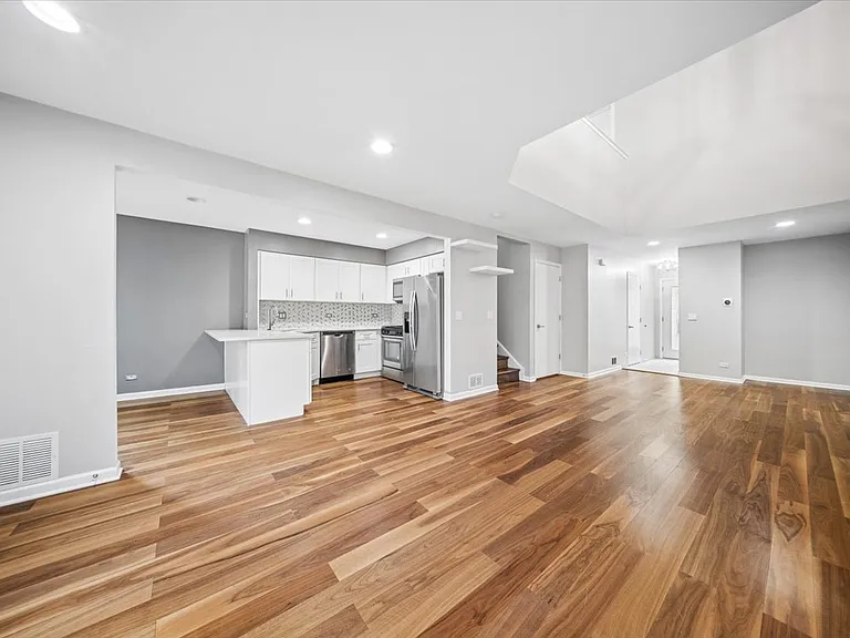 8314 W 95th St — Photo 3
