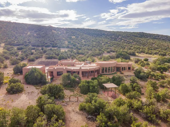 6 Real Pl, Sandia Park, NM 87047