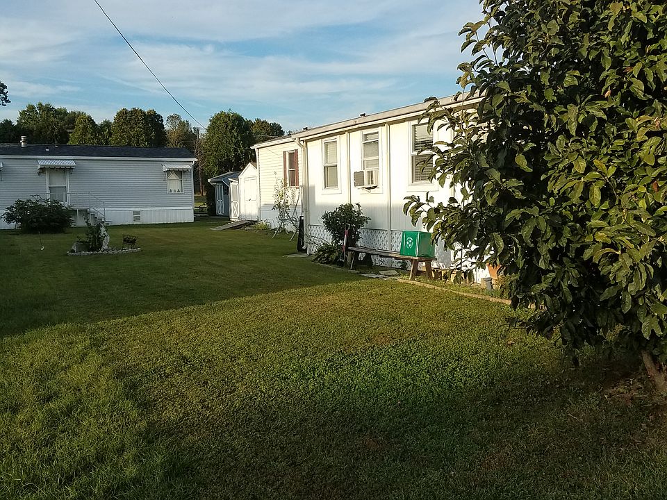 2nd image of 212 Pin Oak Dr
