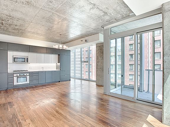 5th image of 550 N Saint Clair St APT 1301