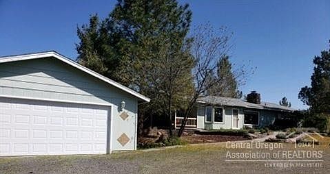 2nd image of 373 SE Woodside Ct