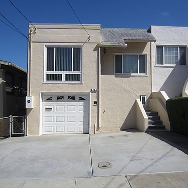 1st image of 325 Accacia St