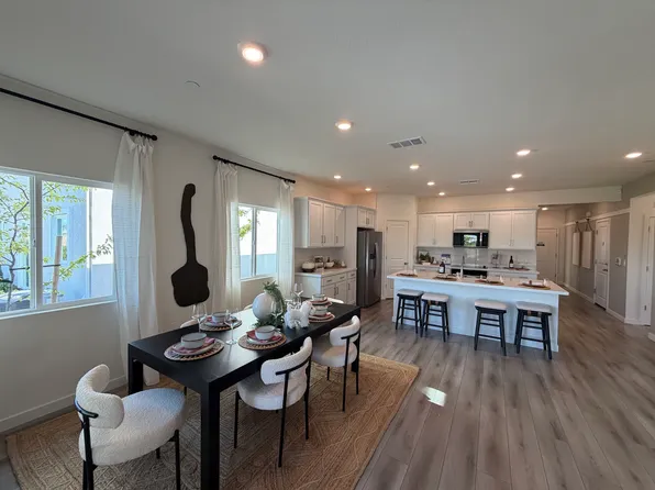 7958 Riverflow Way, Sacramento, CA 95832