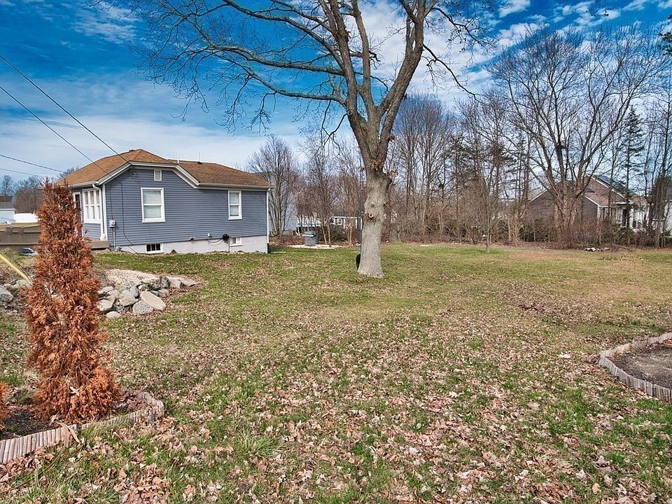 1902 County St, Somerset, MA 02726 Zillow