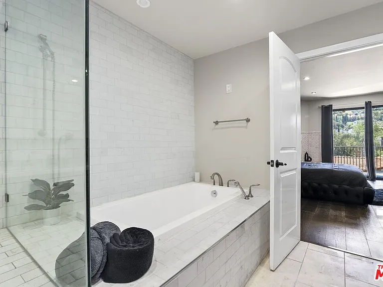 5940 Manola Way — Photo 18