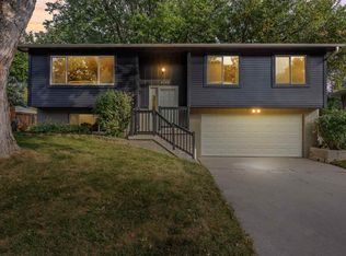 2148 Russell Dr, Iowa City, IA 52240