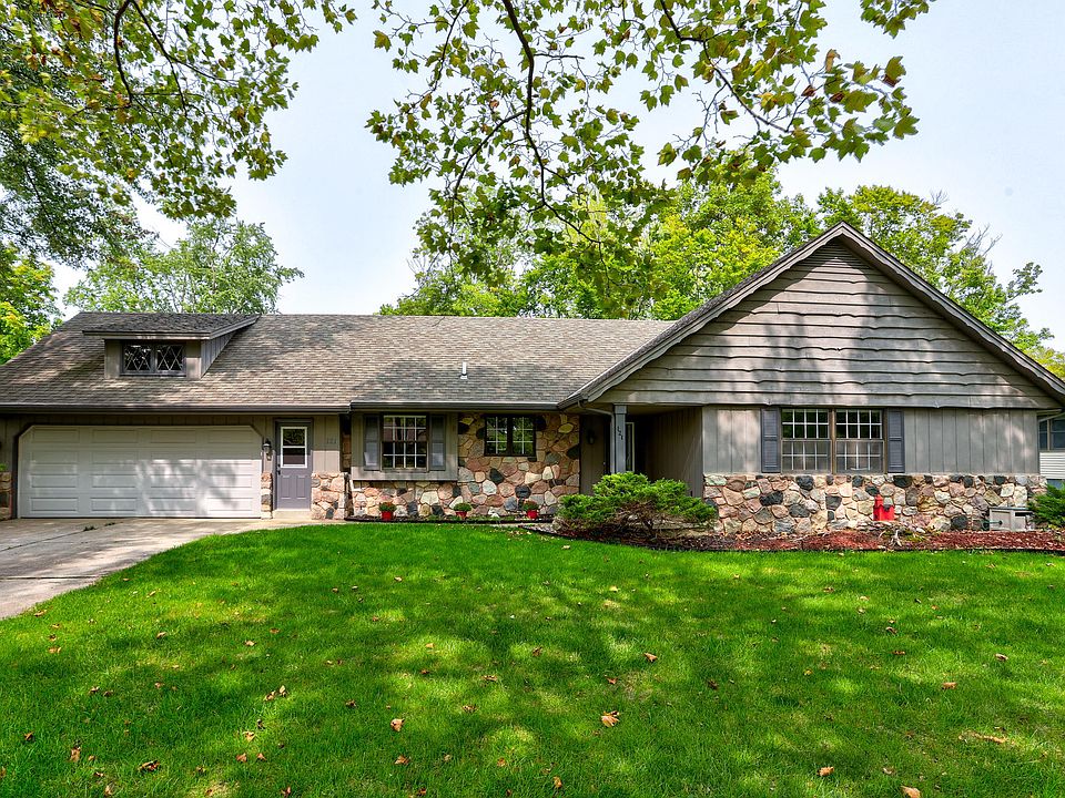 1st image of 121 Sorrento Dr