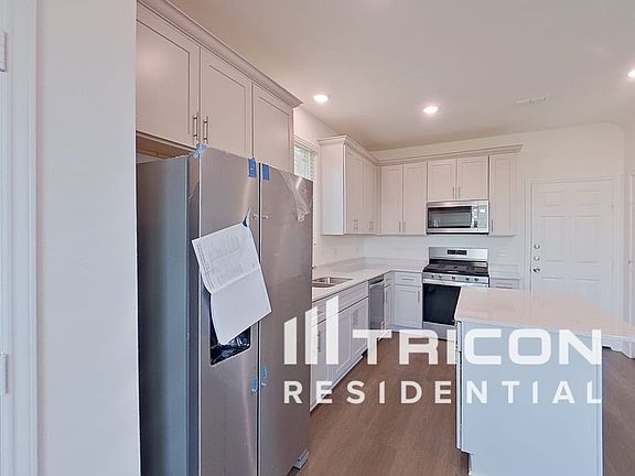 4th image of 2406 Carlow Ln