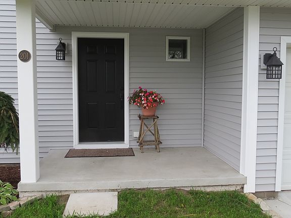 Front Porch & Entrance