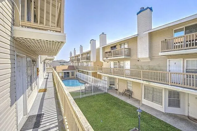 901 Sunset Blvd #11