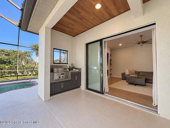 5th image of 329 Sandhurst Dr