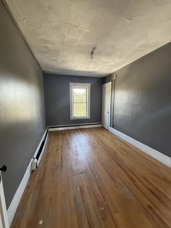 653 Cheshire St — Photo 1