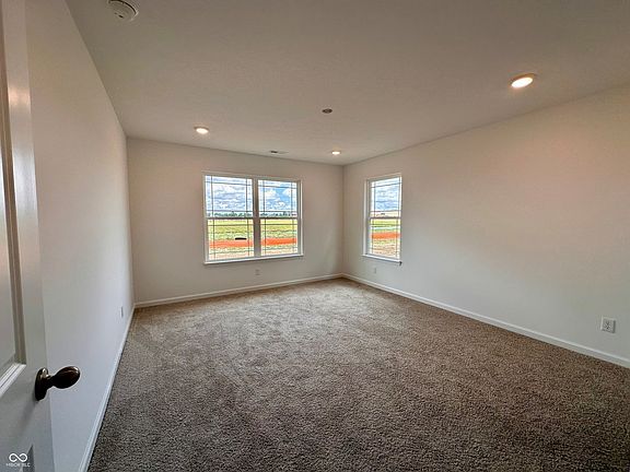 5th image of 1370 Fleming Dr