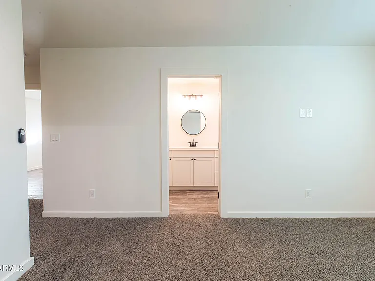 1619 S 15th Ave — Photo 16