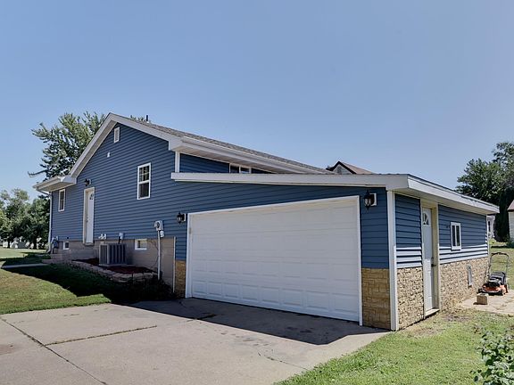 3rd image of 1400 2nd Ave N