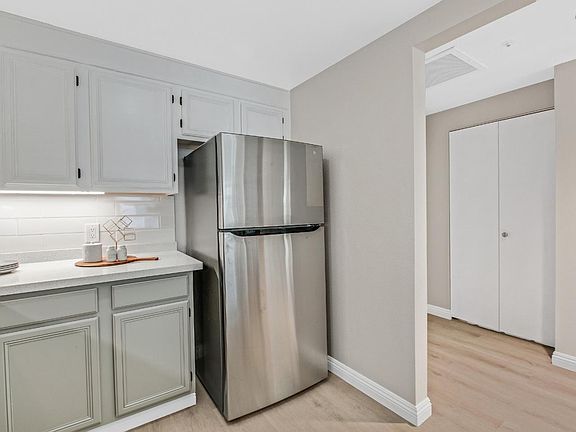 4th image of 550 Ortega Ave APT B228