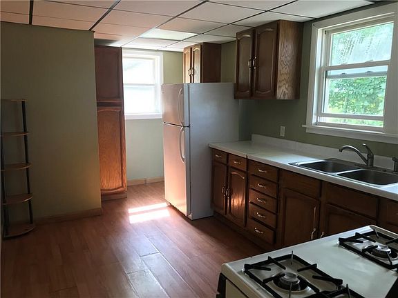 5th image of 9041 Main St
