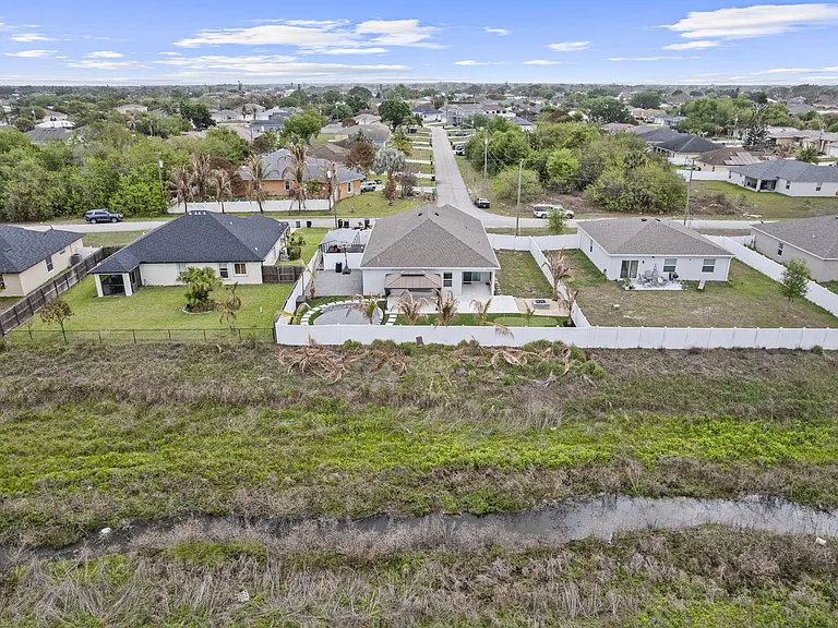 681 SW Millard Dr — Photo 66